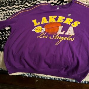 Los Angeles Lakers sweatshirt